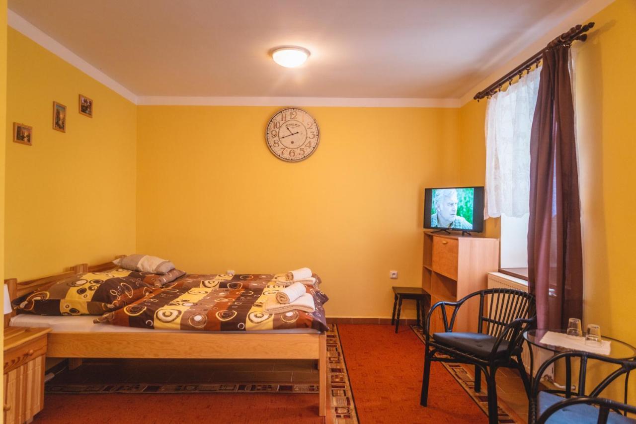 Penzion Samorost Jarosov nad Nezarkou Exterior photo